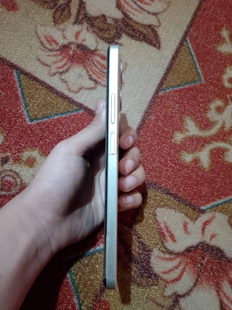 Realme C53 4