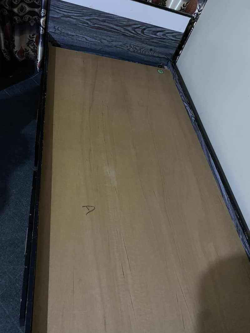 2 single bed one corner table and computer table 7