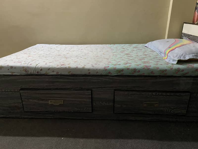 2 single bed one corner table and computer table 9