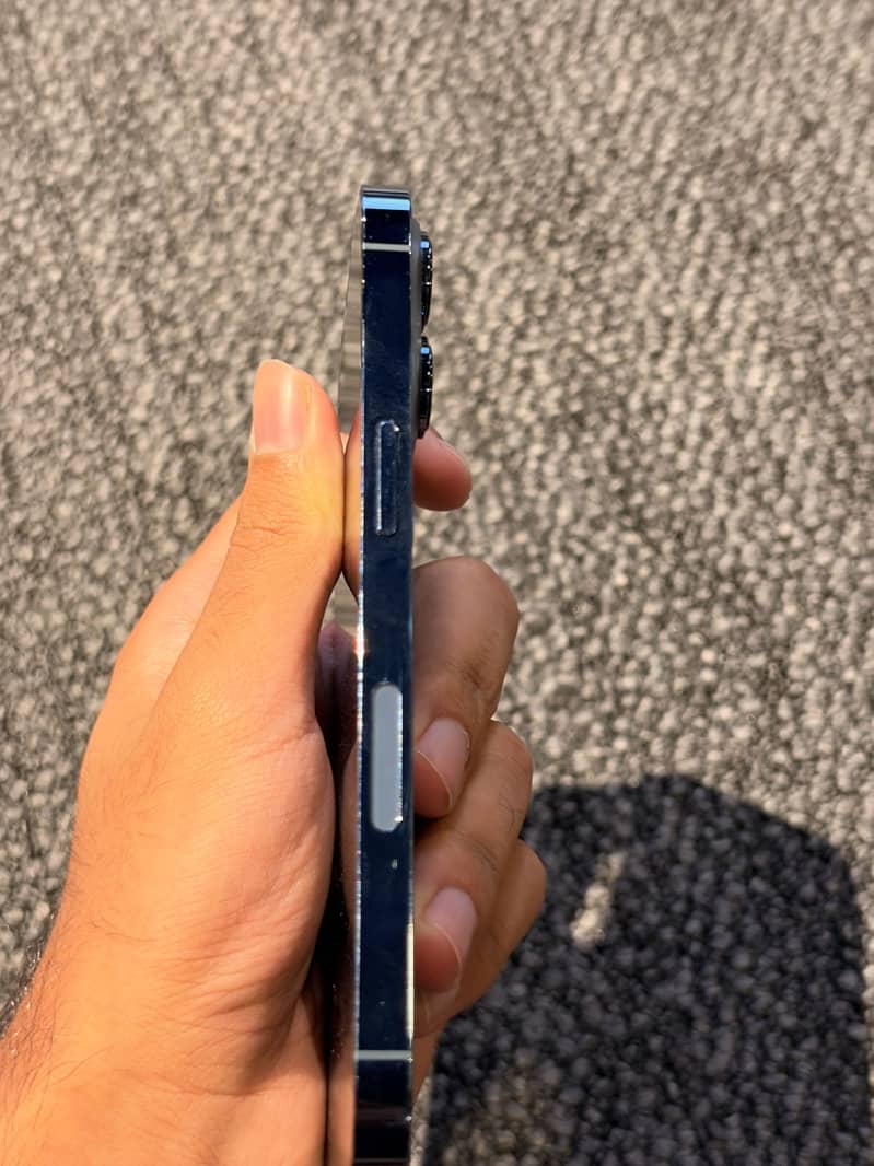 Apple iPhone 13 Pro 4