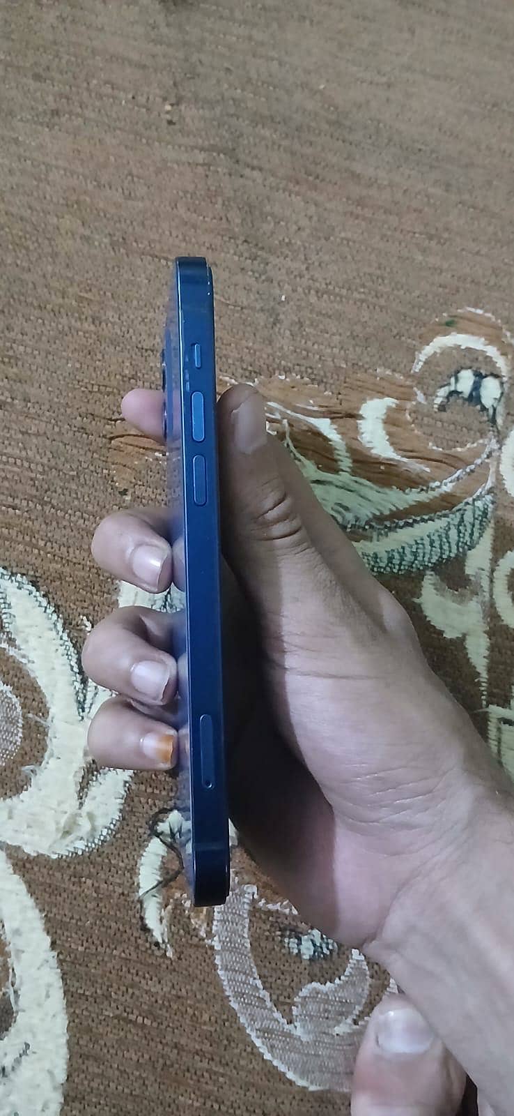 Apple iPhone 12 3
