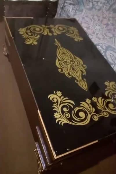 3-2-1 Sofa Set (6 seater) and table for sale