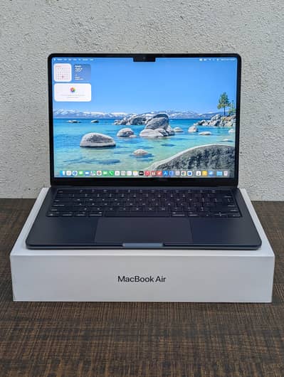 MacBook Air M2 8gb 256gb Brand New Condition Complete Box