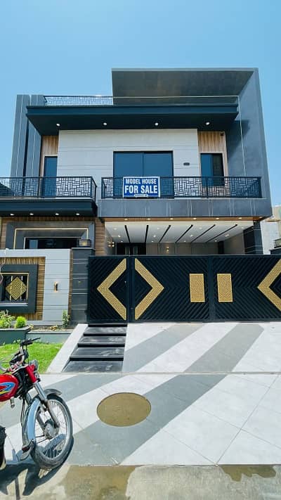 10 Marla Brand New House For Sale