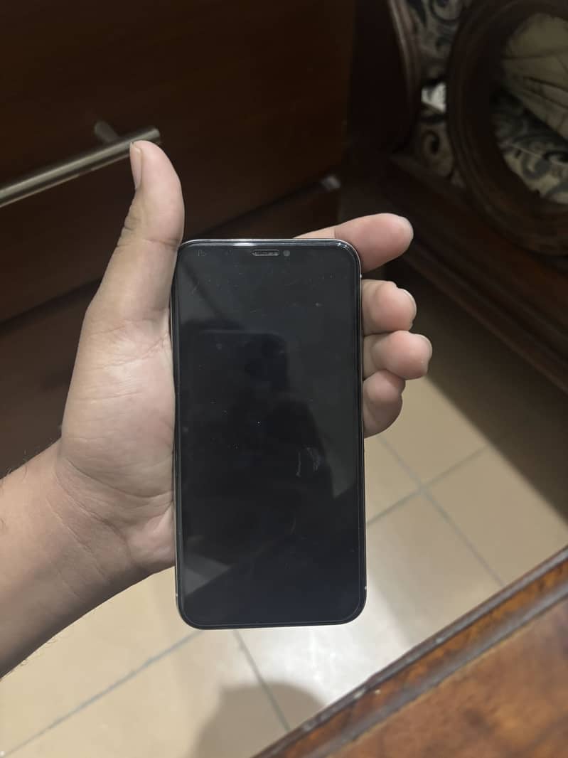 Apple iPhone X 3