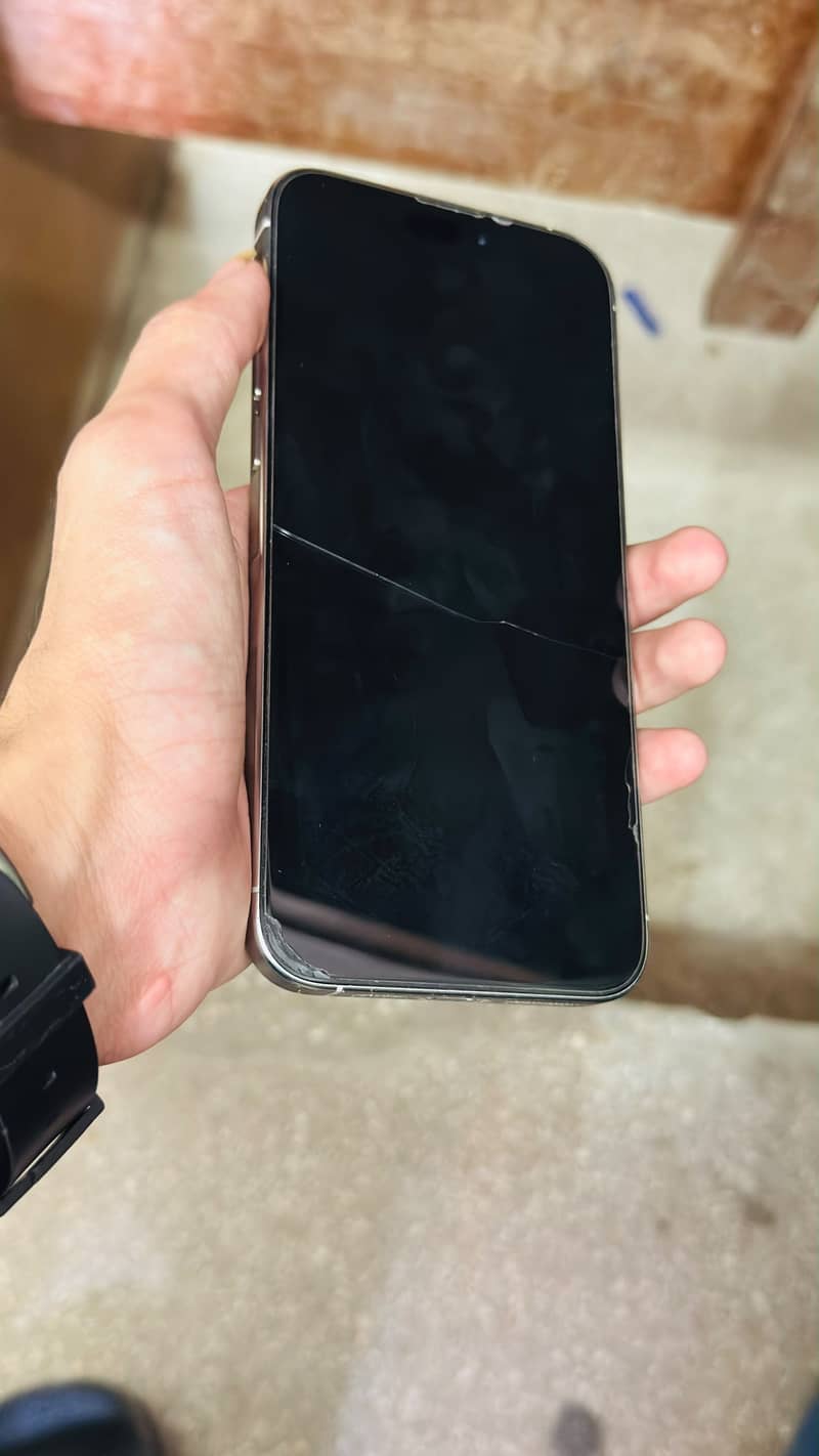 Apple iPhone 15 Pro Max 5