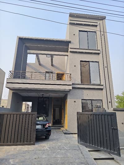 10 Marla Brand New House