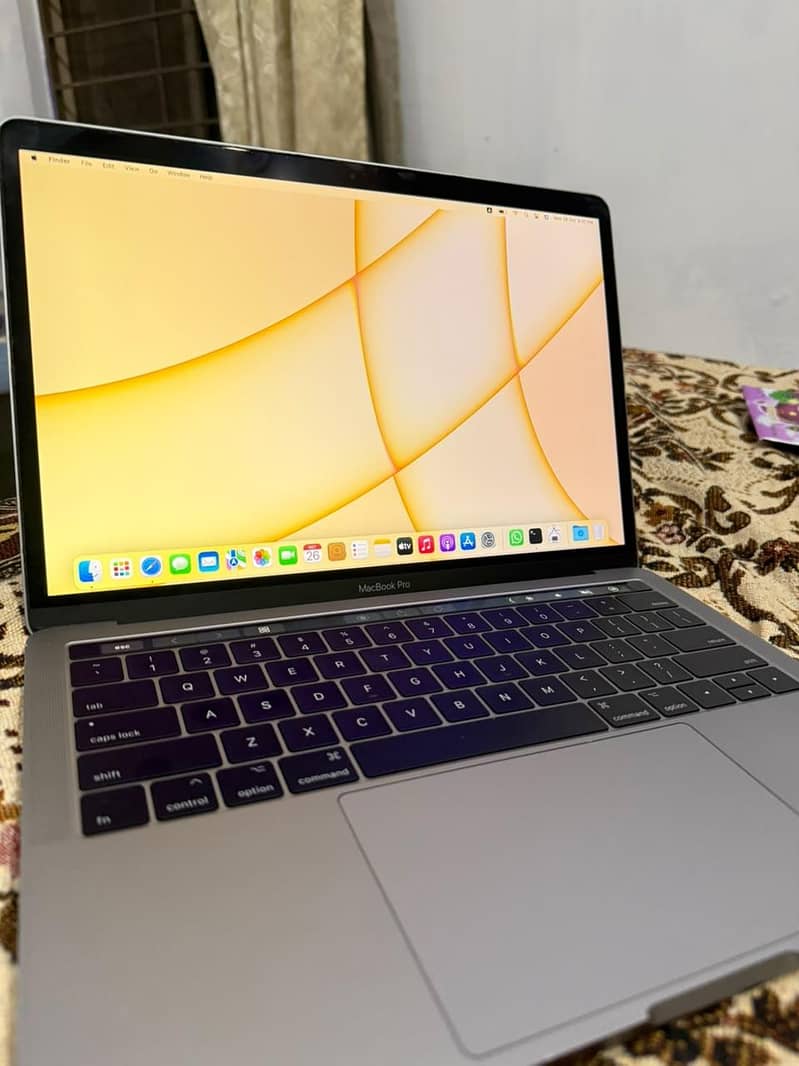 Macbook pro 2016  touchbar 1