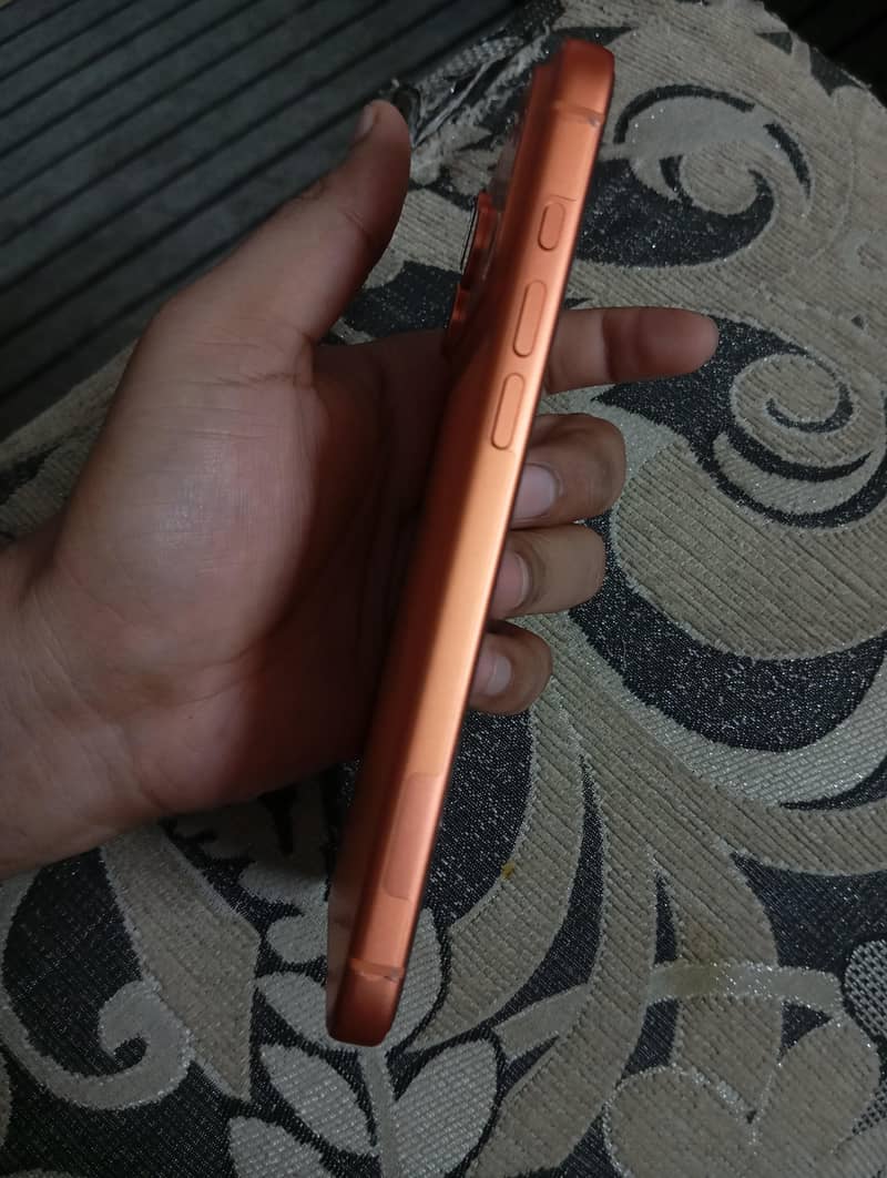 Apple iPhone 17 Pro Max JV 4