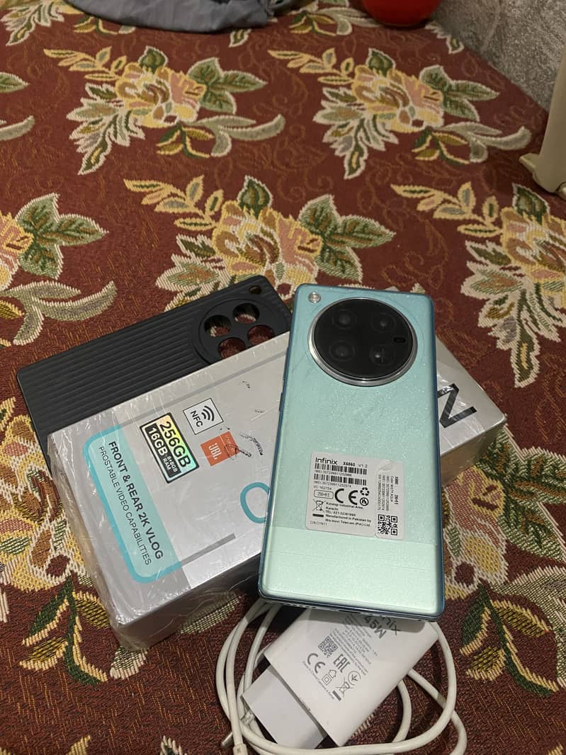 Infinix Zero 40 (8+8/256) 5
