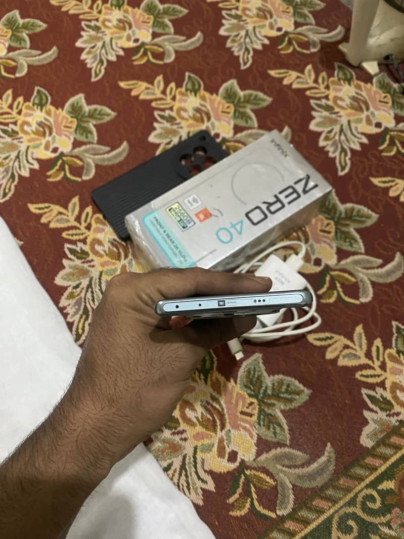 Infinix Zero 40 (8+8/256) 9