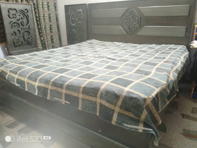Bed dressing side Table and wardrobe 5