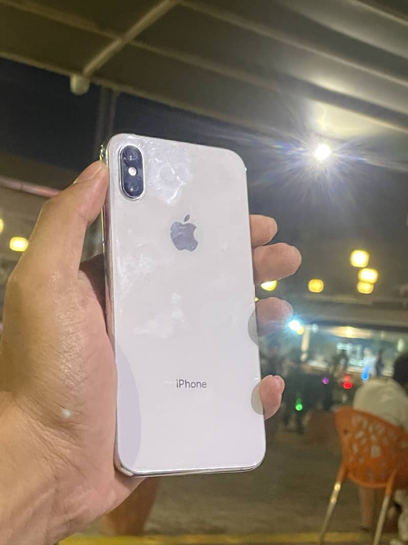 Apple iPhone XS 4