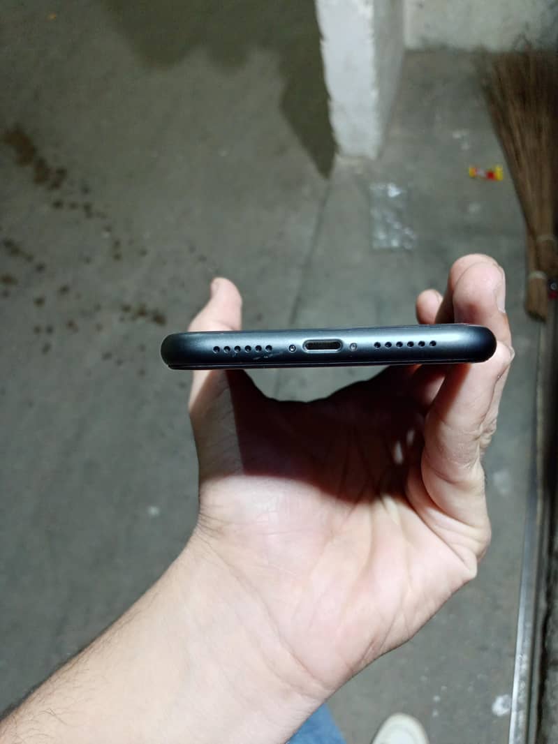 Apple iPhone 11 2