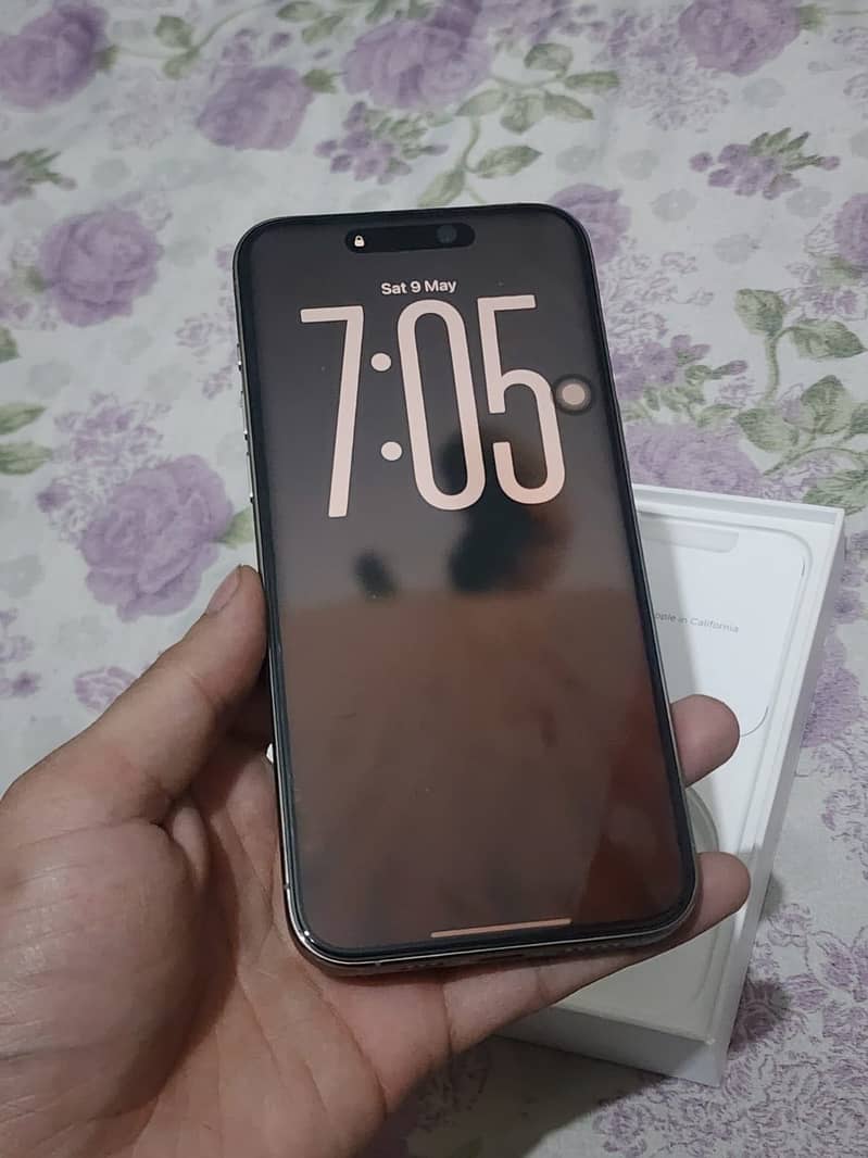 Apple iPhone 15 Pro Max 0