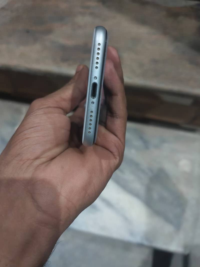 Apple iPhone SE 3