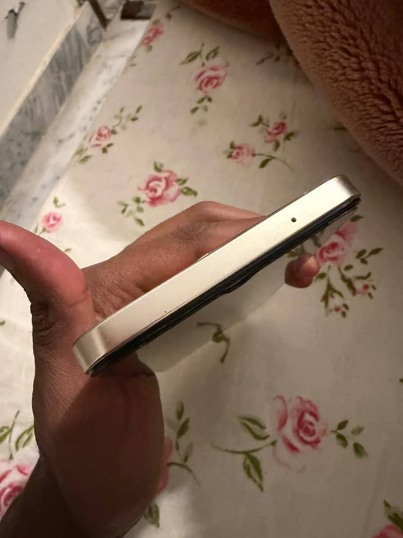 Vivo V25e 4