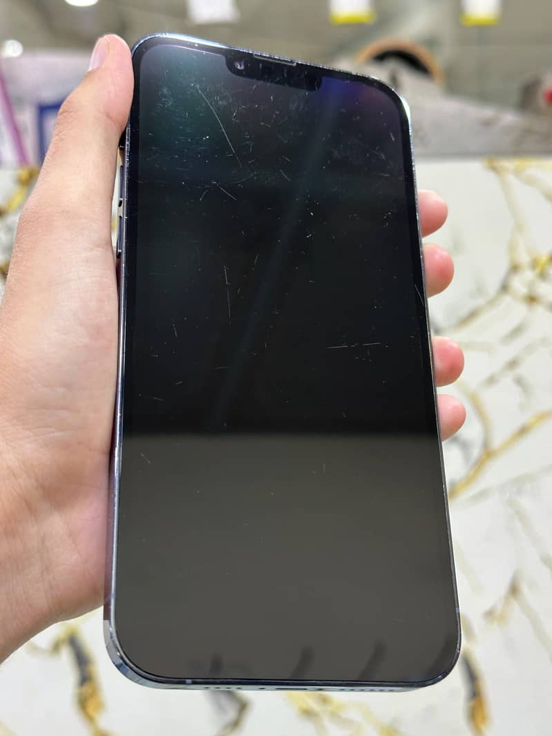 Apple iPhone 13 Pro Max 4