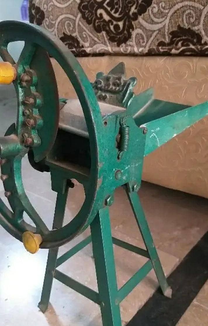 saag palak and vegetable cutter 1