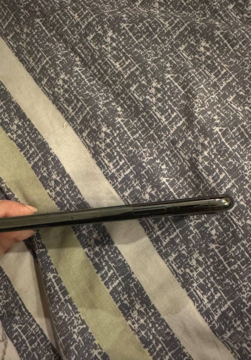 Apple iPhone 11 Pro Max 2
