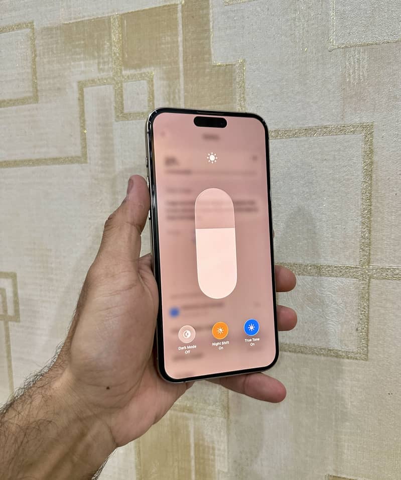 Apple iPhone 15 Pro Max 13