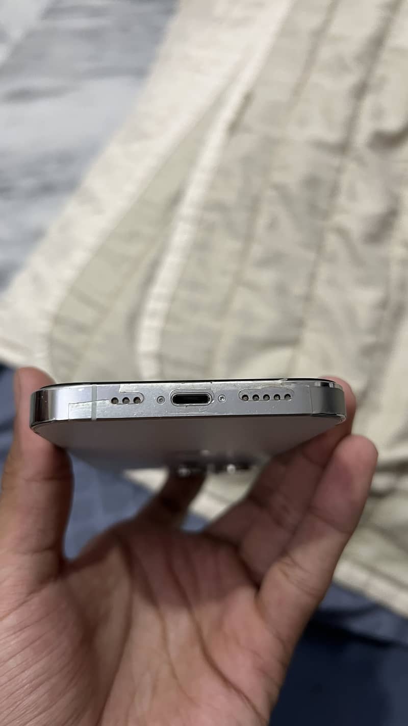 Apple iPhone 14 Pro 2
