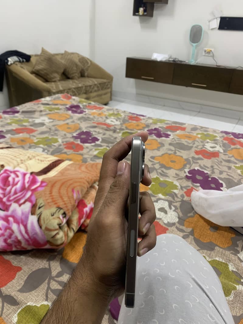 Apple iPhone 15 Pro Max 1