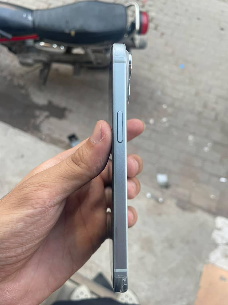 Apple iPhone 15 1