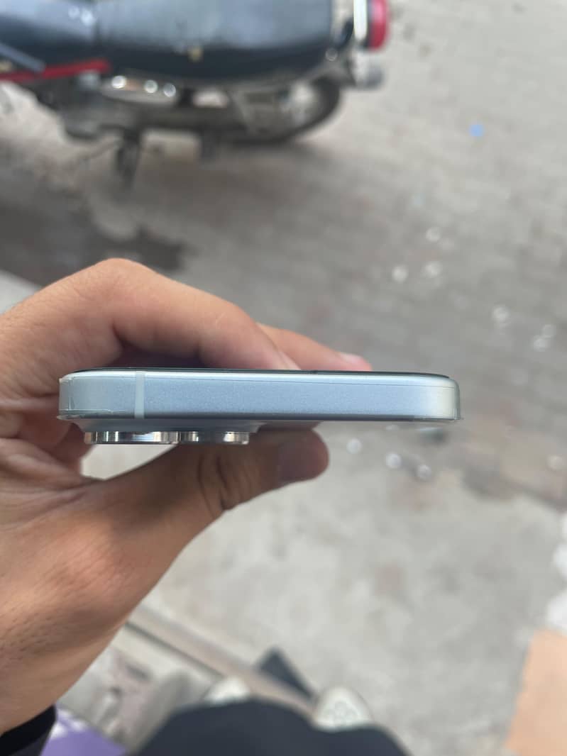 Apple iPhone 15 2