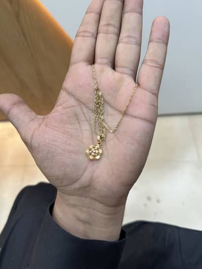 Gold 18k locket in good condition