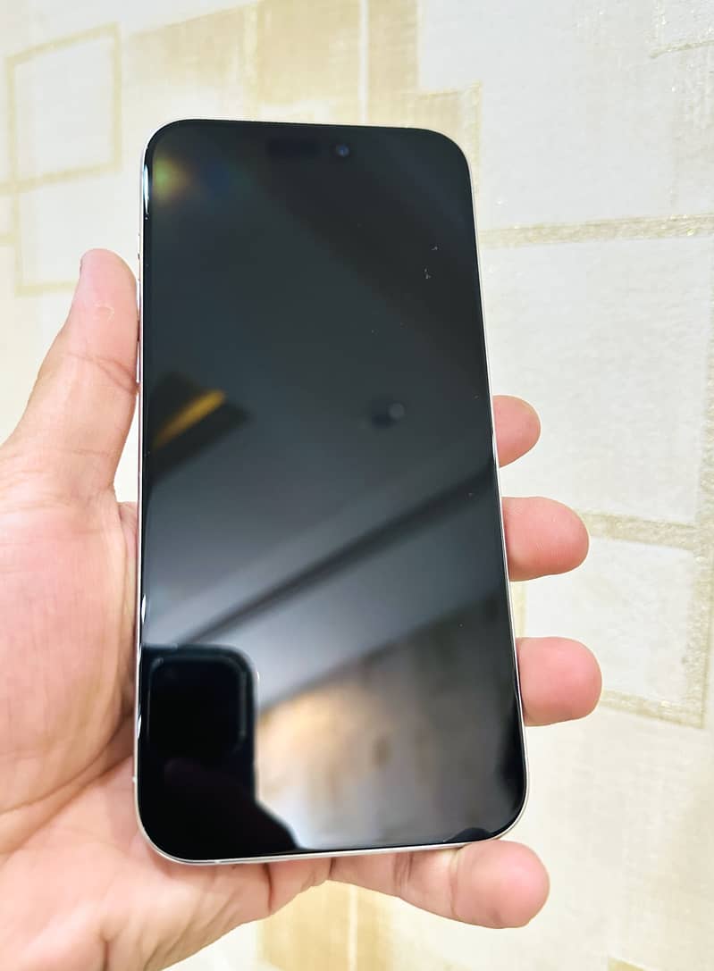 Apple iPhone 15 Pro Max 1