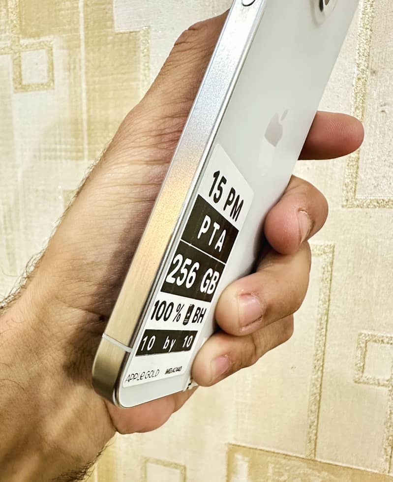 Apple iPhone 15 Pro Max 5