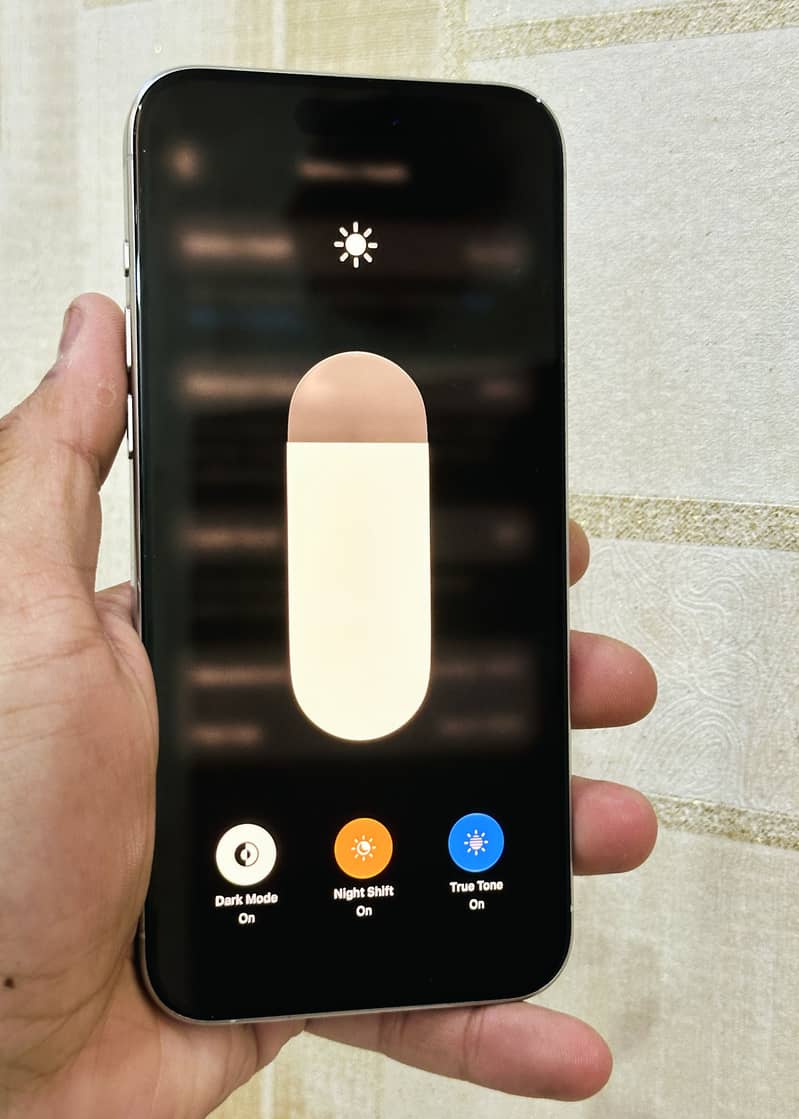 Apple iPhone 15 Pro Max 14