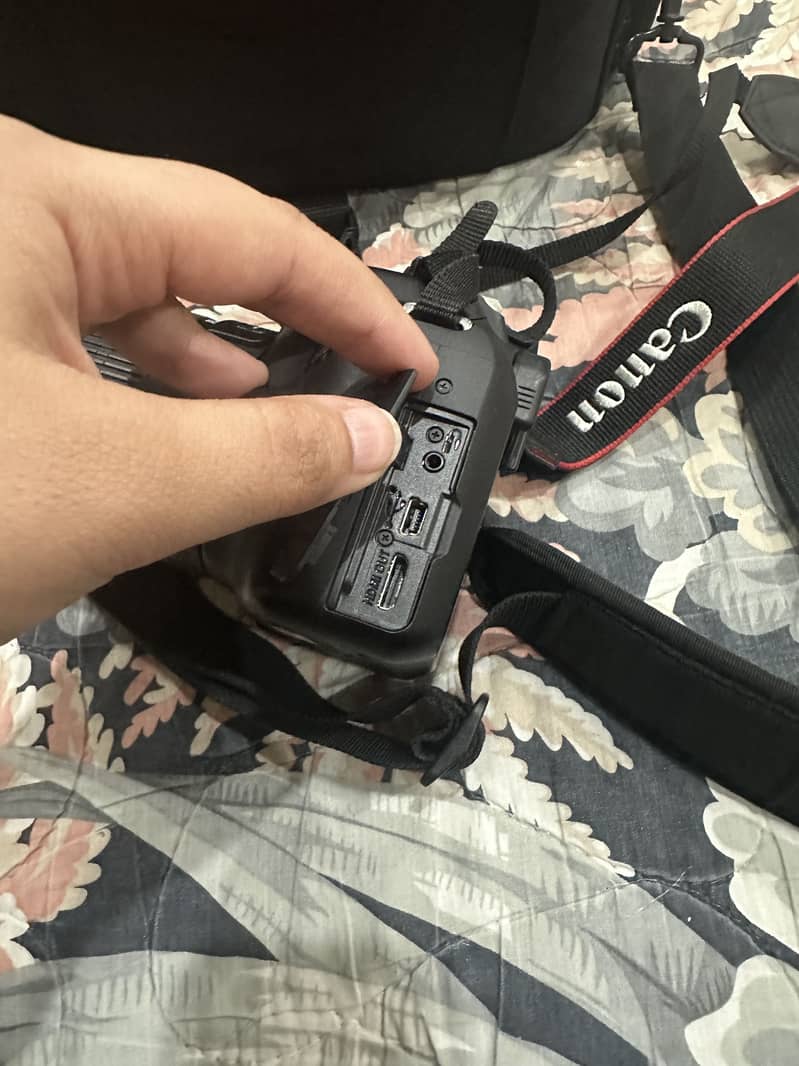 Canon 1300D 2