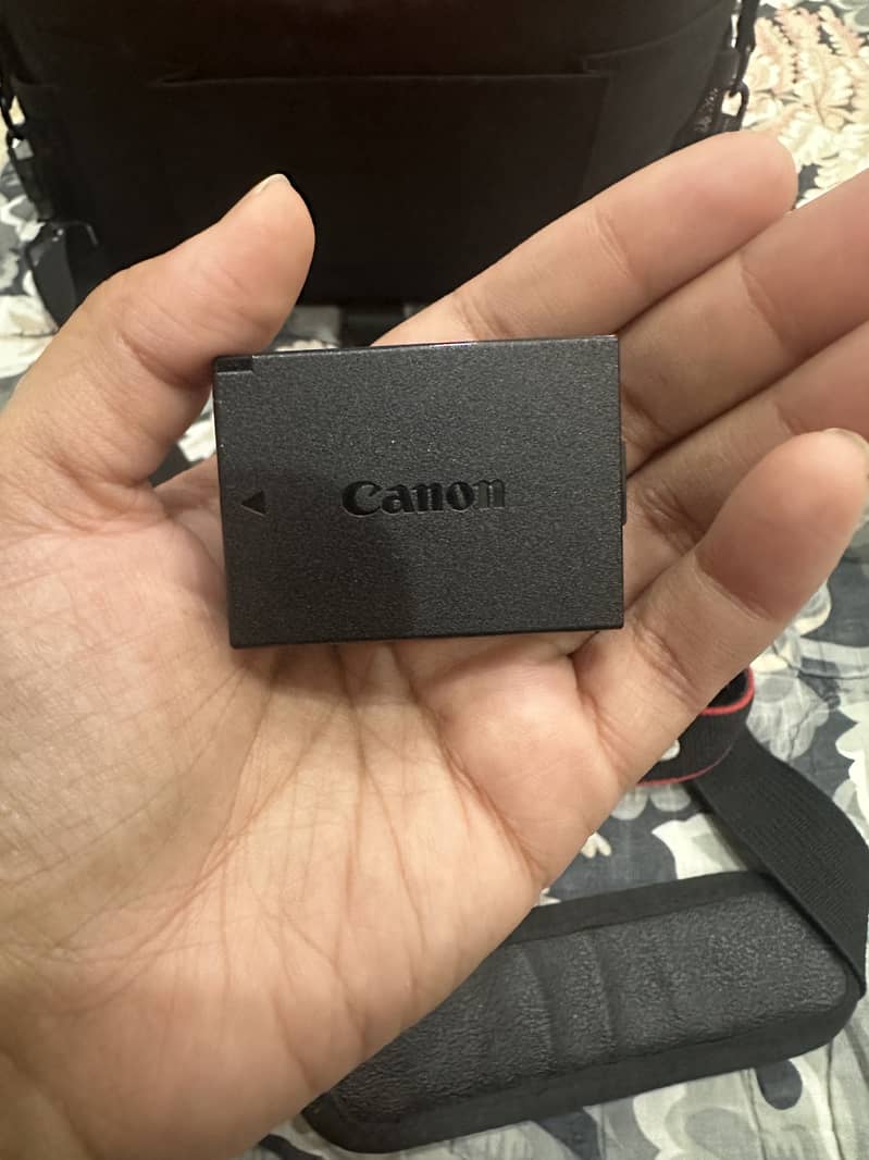 Canon 1300D 3