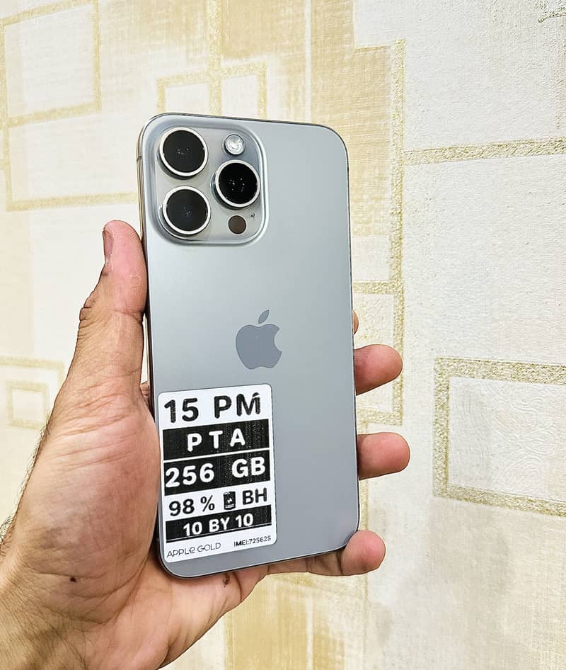 Apple iPhone 15 Pro Max 0
