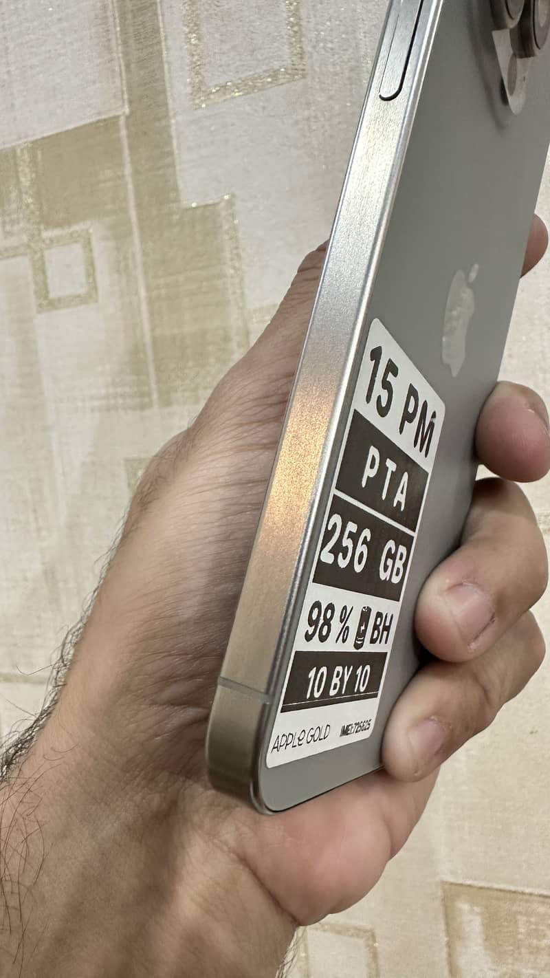 Apple iPhone 15 Pro Max 5