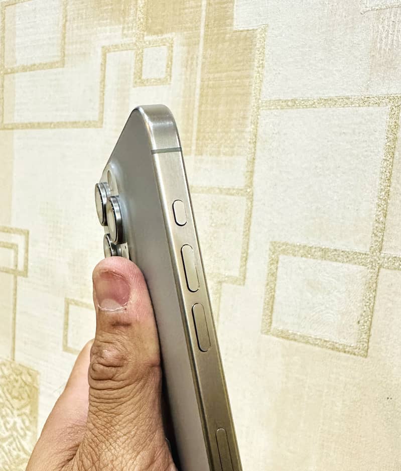 Apple iPhone 15 Pro Max 7