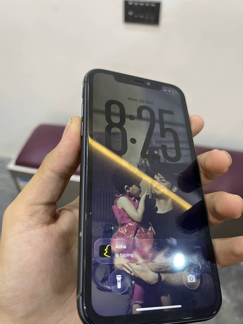 Apple iPhone 11 0