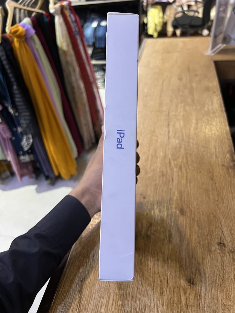 ipad (A16) Wi-Fi + Cellular 3