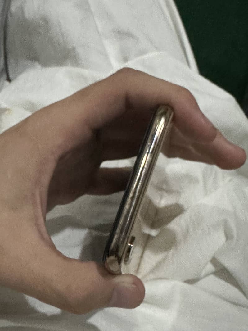 Apple iPhone XS Max 0