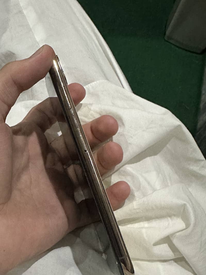 Apple iPhone XS Max 2