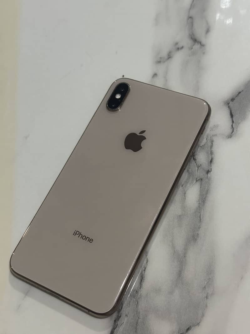 Apple iPhone XS Max 5