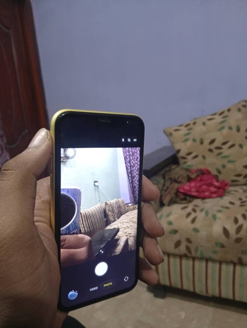 Apple iPhone 11 7