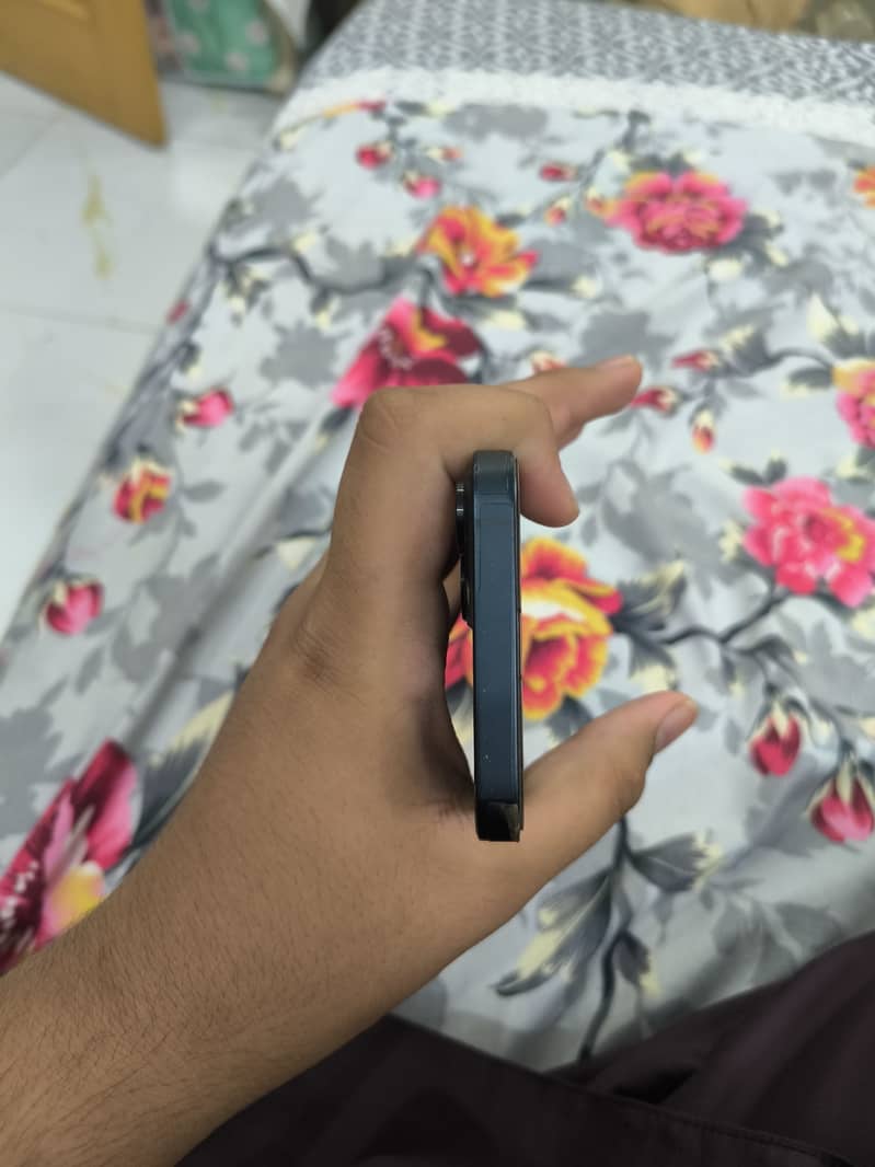 Apple iPhone 13 1