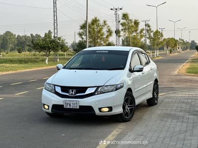 Honda City 1.3  2017 03,11,88,67,228