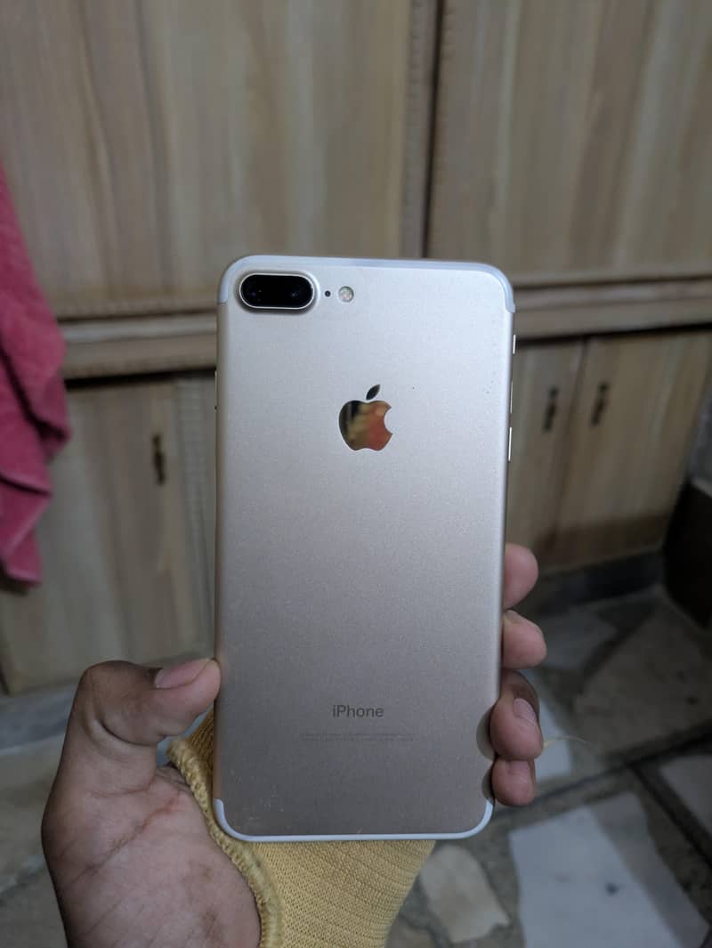 Apple iPhone 7 Plus 6