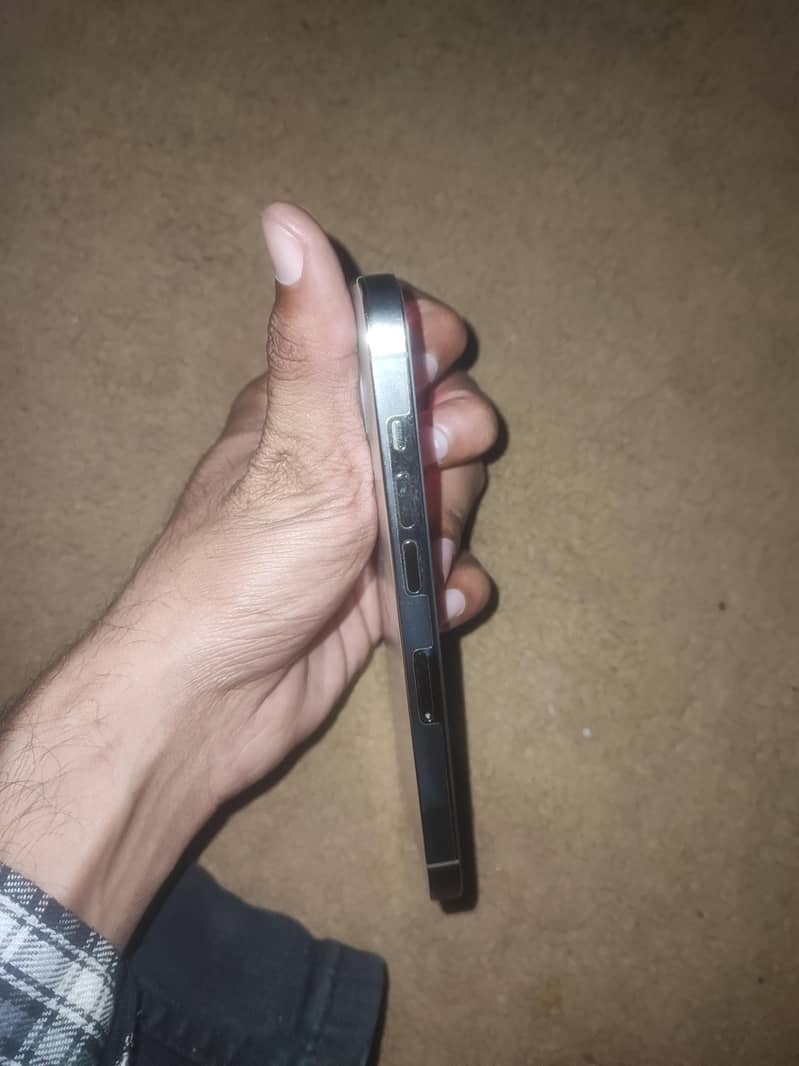 Apple iPhone 14 Pro 2