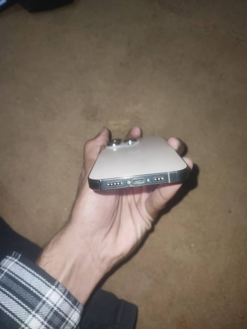 Apple iPhone 14 Pro 4