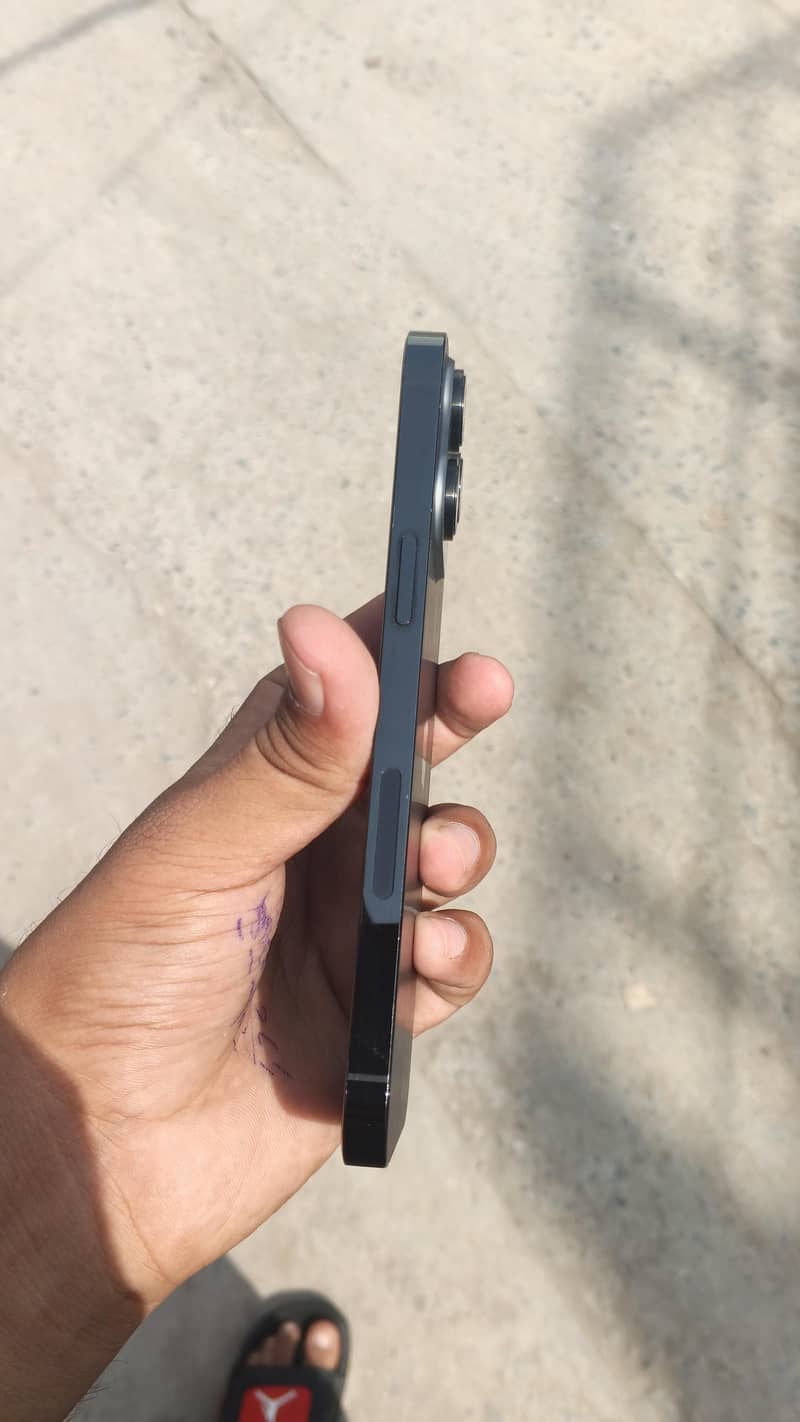 Apple iPhone 14 Pro Max 2
